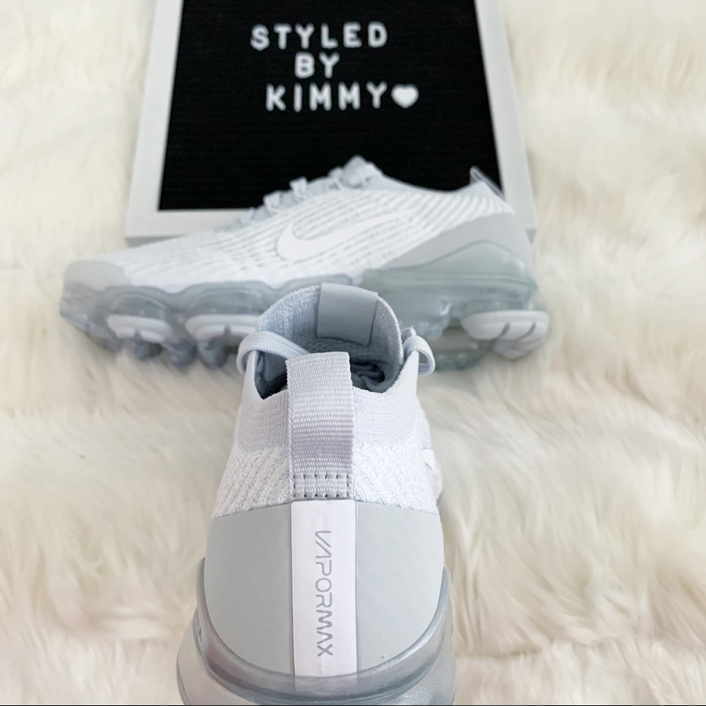 🌸 Nike AIR Vapormax Flyknit Sneakers Shoes White - Picture 4 of 8